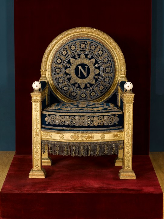 7. Charles Percier  et Pierre Fran+ºois L+®onard Fontaine, Fauteuil du tr+¦ne de Napol+®on Ier -® RMN-Grand Palais (mus+®e du Louvre)  Jean-Gilles Berizzi