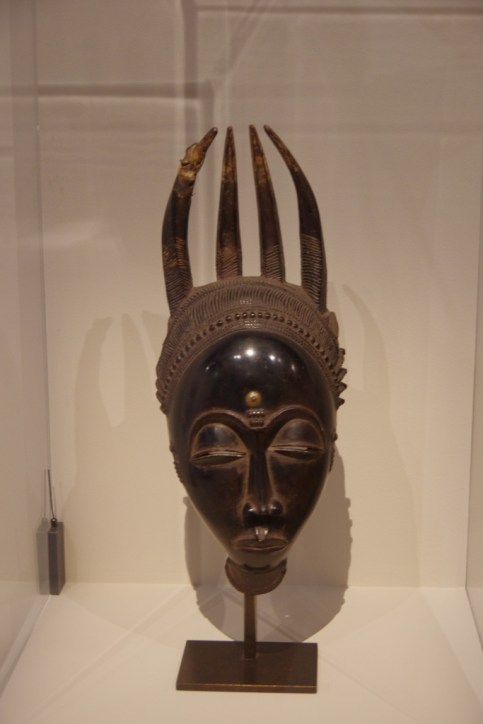 masque à cornes bdef